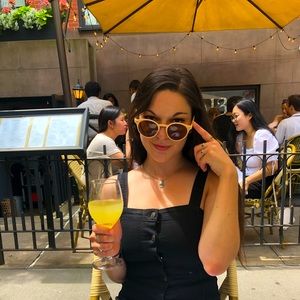 Meet your Posher, Mia